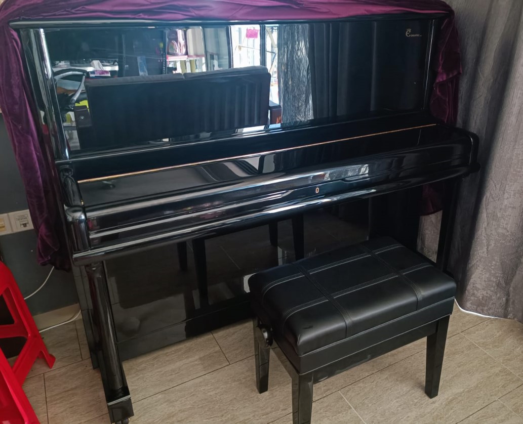 Cristofori deals upright piano